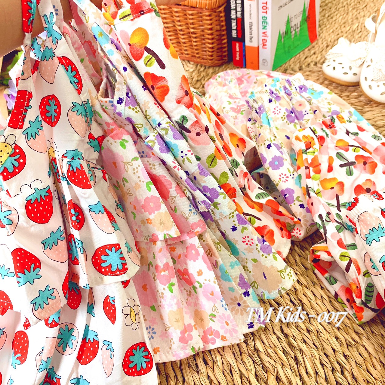 Đồ bộ bé gái, bộ quần áo hai dây mùa hè cho bé gái diện đi chơi đi học size 5-20kg chất kate mềm mát