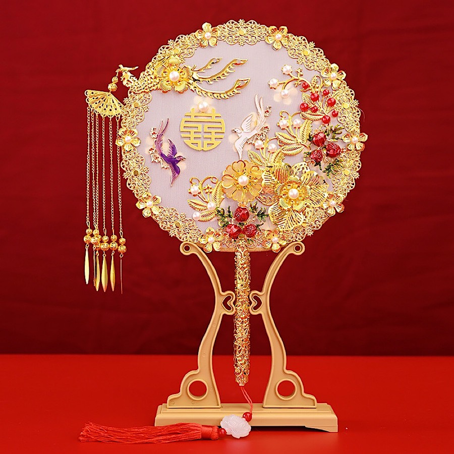 QUẠT HỈ - QUẠT CƯỚI CẦM TAY CÔ DÂU KIM NGỌC MÃN ĐƯỜNG CỔ TRANG KÈM GIÁ ĐỠ VÀ HỘP QUÀ