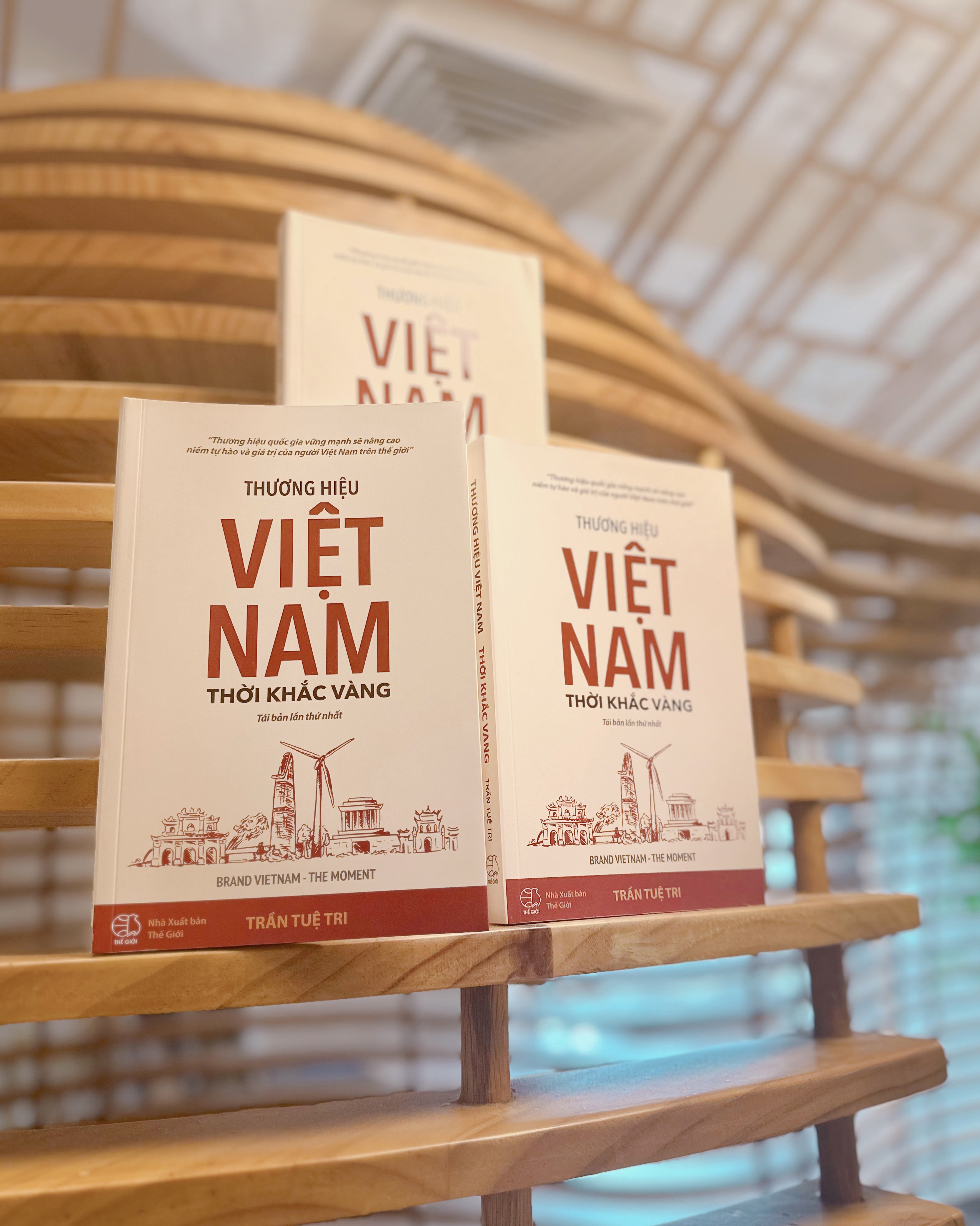 Sách Thương Hiệu Việt Nam - Thời Khắc Vàng
