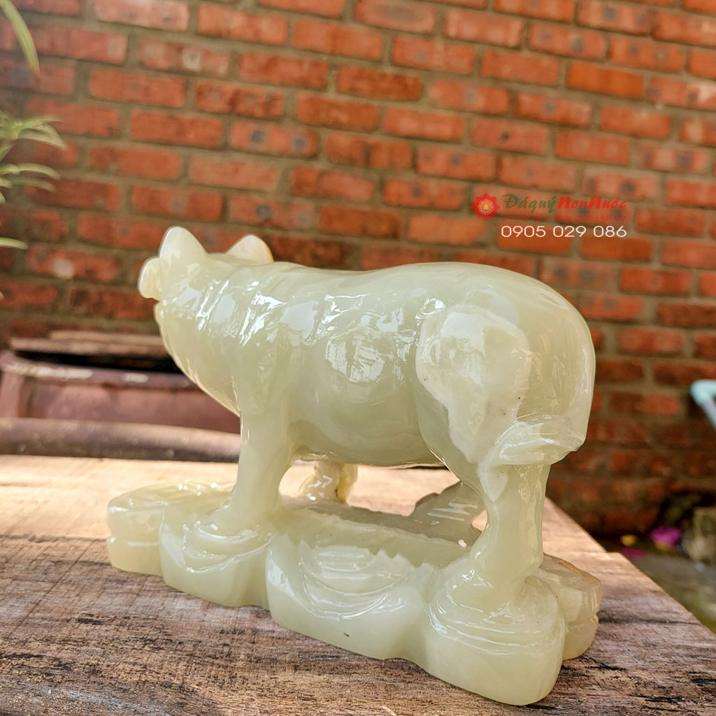 Tượng heo 12 con giáp phong thủy đá ngọc Pakistan 15cm - đá Non Nước