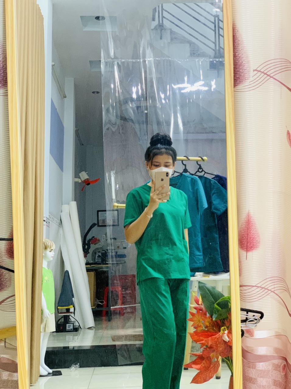 Bộ Scrubs bác sĩ phẫu thuật, hộ lý, điều dưỡng phòng mổ màu xanh két