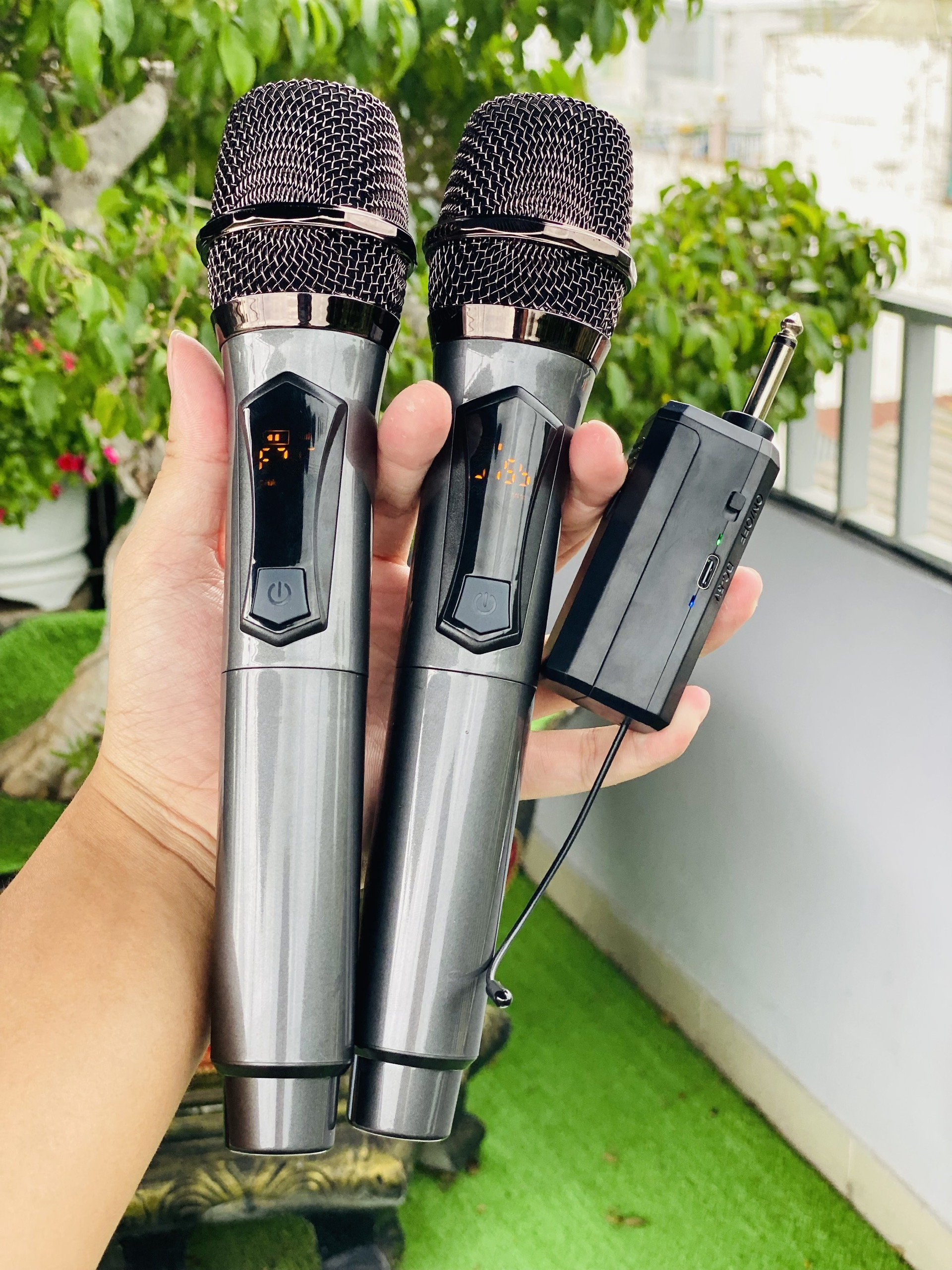 Micro Đa Năng MTMAX G12Pro (Loại 2 Micro) – Pin Sạc Tiện Lợi, Âm Thanh Ổn Định Hát Karaoke Gia Đình Giá Mềm hàng nhập khẩu