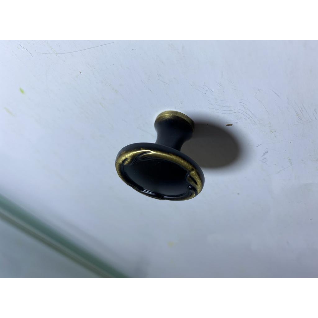 NÚM TỦ 803 MÀU ĐEN CHẤT LIỆU ĐỒNG