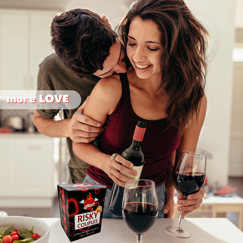 Bộ bài Risky Couples dành cho cặp đôi nhiều thử thách nóng bóng và câu hỏi thấu hiểu đối phương