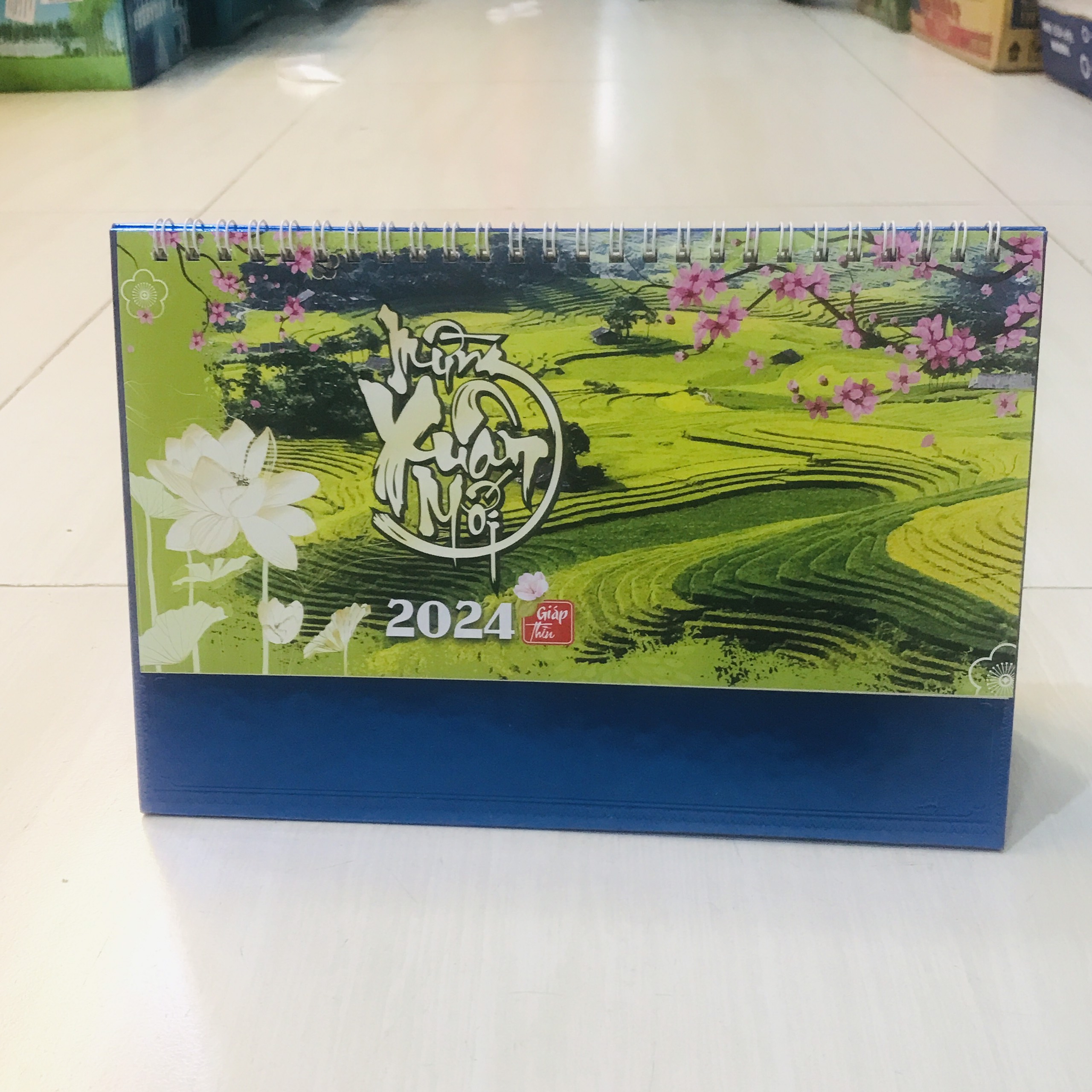 Lịch để bàn 2024kích thước 24cm*16cm có ngày âm