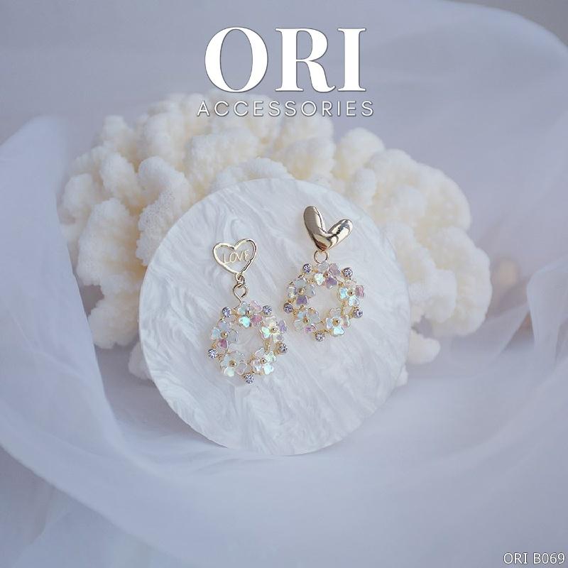 Bông tai nữ cánh hoa Love thời trang tinh tế ORI B069