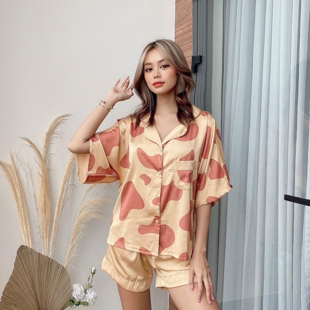Bộ Lụa Cánh Dơi Họa Tiết Bò Sữa Mặc Nhà