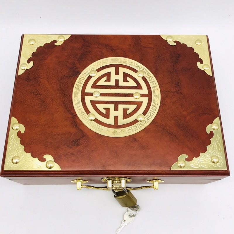 Hộp đựng trang sức. Con dấu SIZE TO 26CM