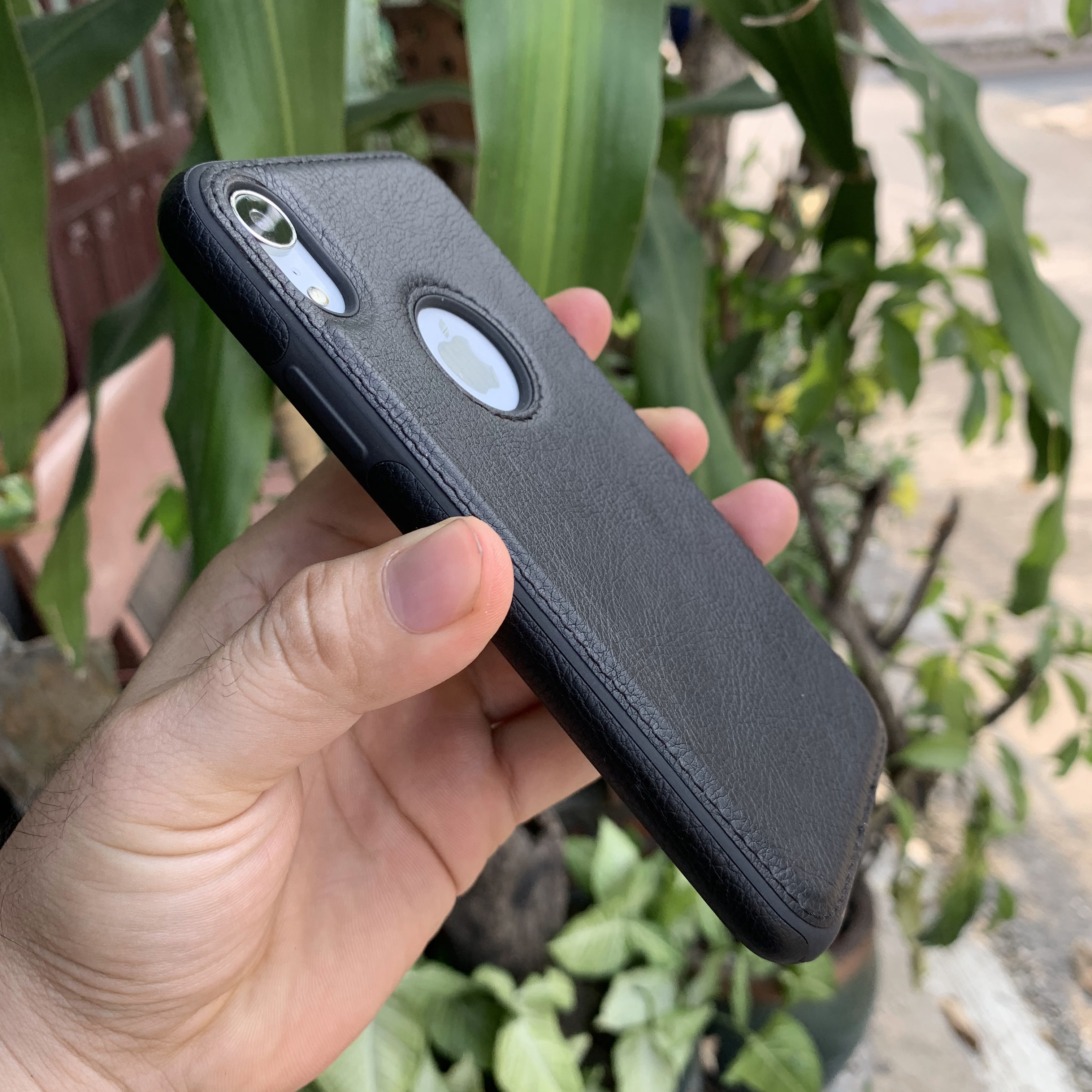 Ốp da đen cao cấp dành cho iPhone XR