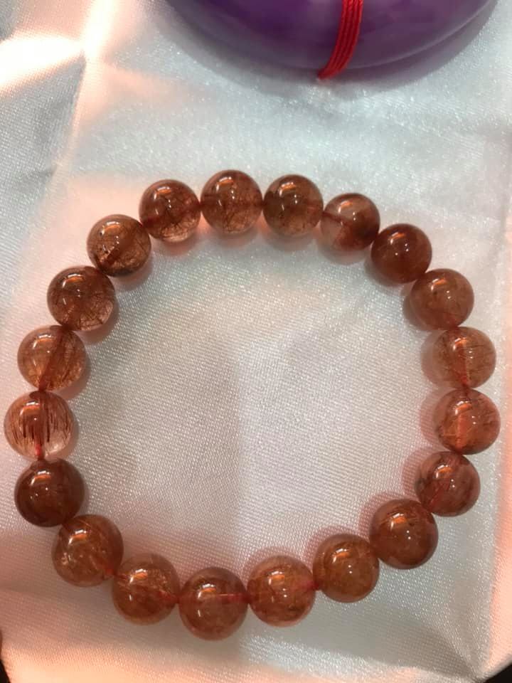 VÒNG TAY PHONG THỦY ĐÁ THẠCH ANH TÓC NÂU ĐẸP SIZE VÒNG 9MM 100% ĐÁ THIÊN NHIÊN NỮ MỆNH THỔ MỆNH KIM ĐEO SANG Ạ