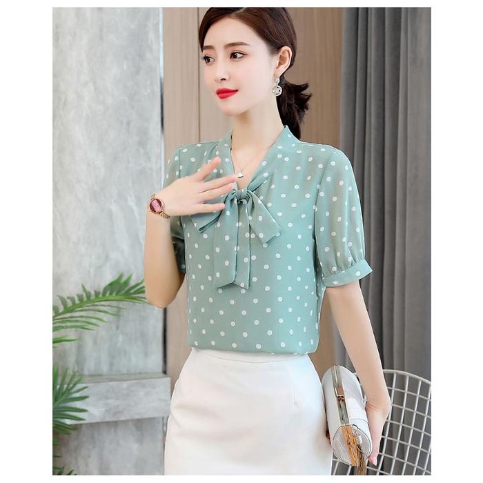 Áo sơ mi chấm bi cột nơ duyên dáng - Chất liệu: tằm lụa - Xuất xứ: VIỆT NAM - Màu sắc: như hình