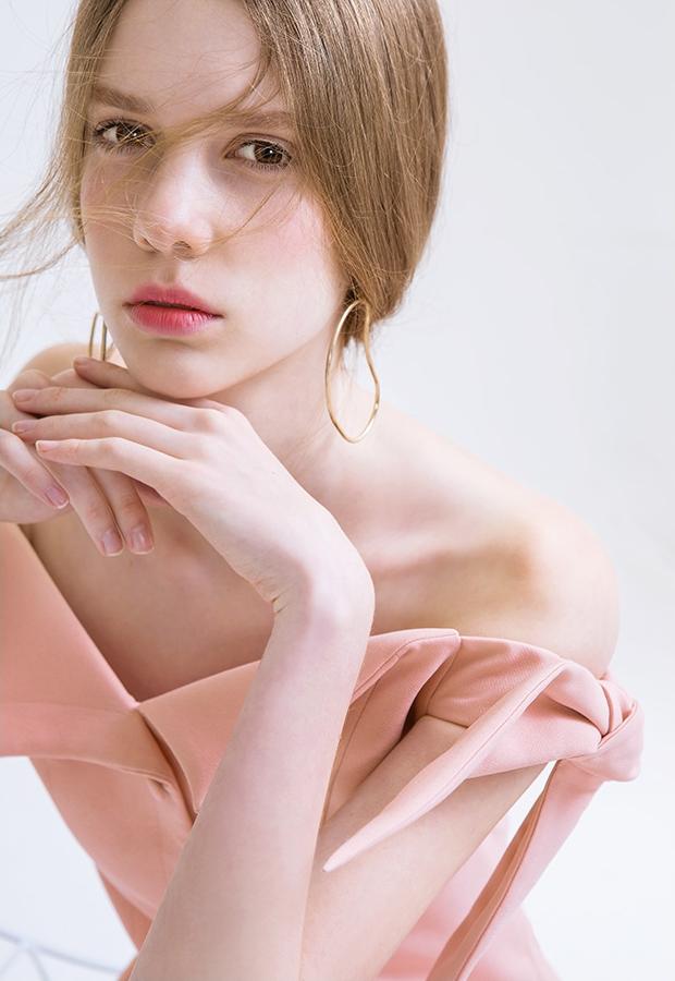 Đầm Trễ Vai Cột Nơ Tay