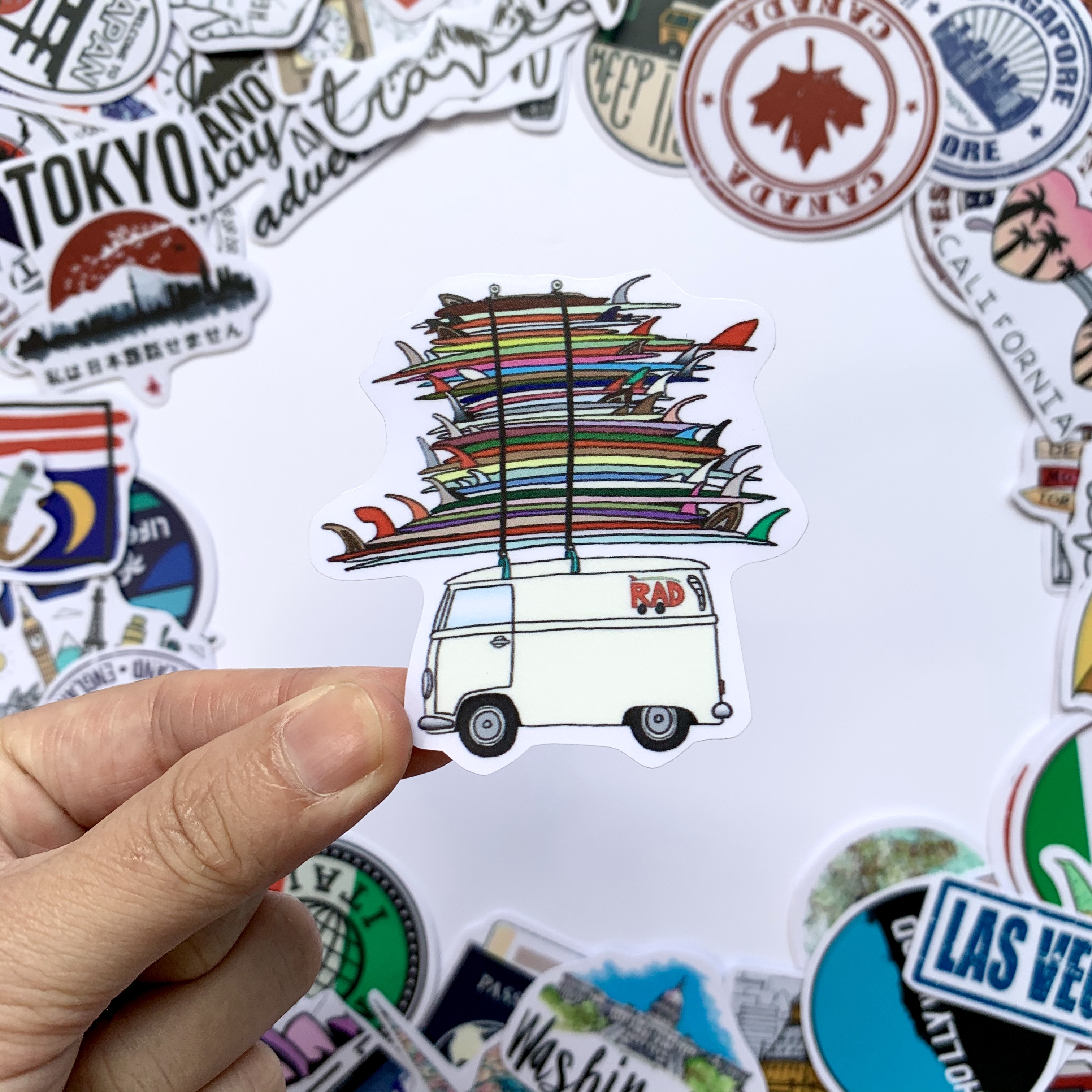 Sticker TRAVEL - DU LỊCH - Dán Trang Trí - Chất Liệu PVC Cán Màng Chất Lượng Cao Chống Nước, Chống Nắng, Không Bong Tróc Phai Màu