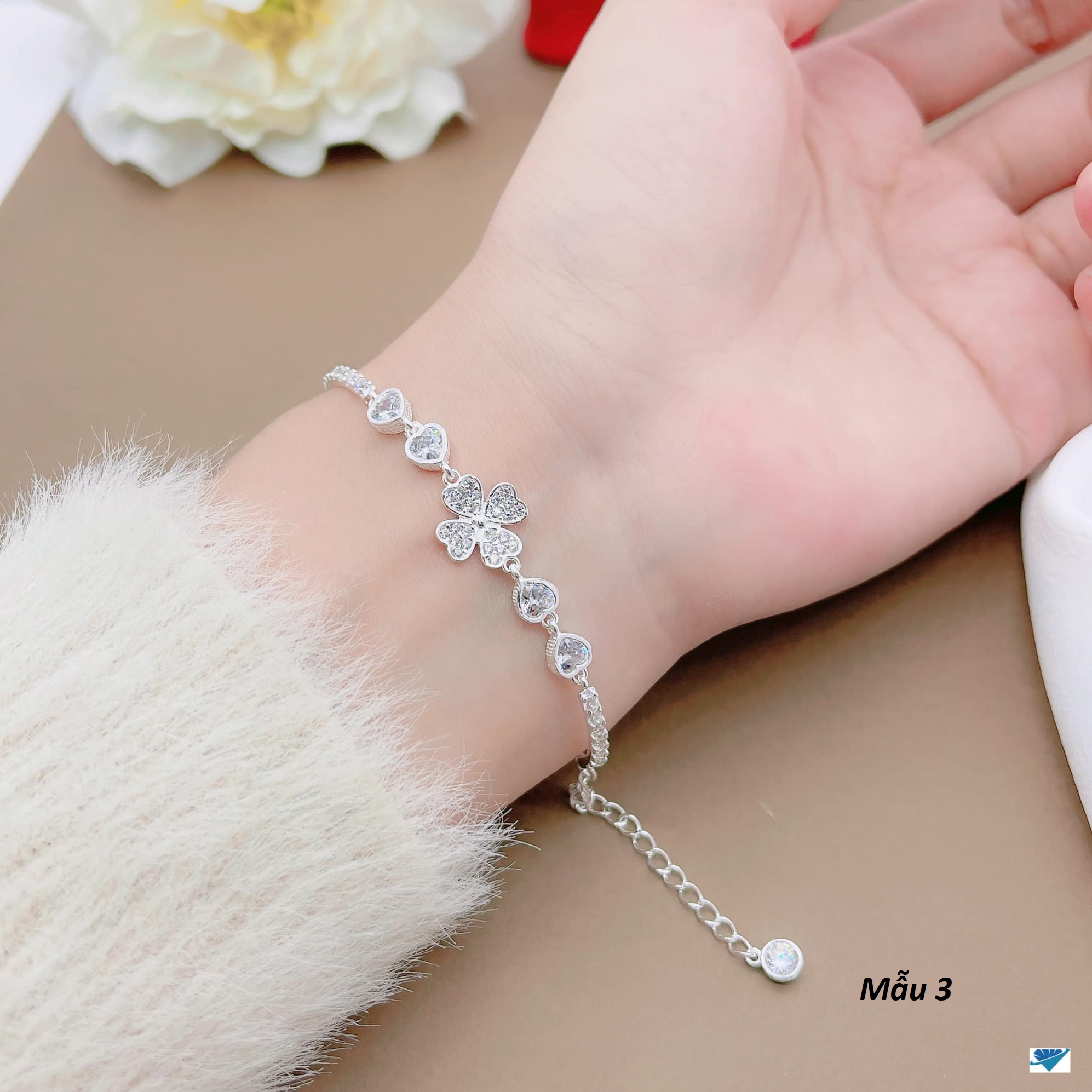Lắc tay nữ thời trang chất liệu bằng bạc 925 MS011t