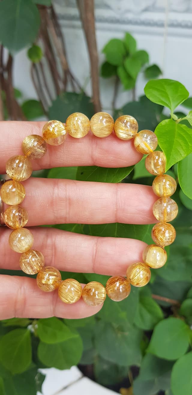 Vòng đeo tay phong thủy may mắn nữ đá thạch anh tóc vàng đồng trục tự nhiên Size vòng hạt 9mm ánh sáng rất đẹp Vòng chuẩn hợp nữ mệnh kim, mệnh thổ, mệnh Thủy ạ