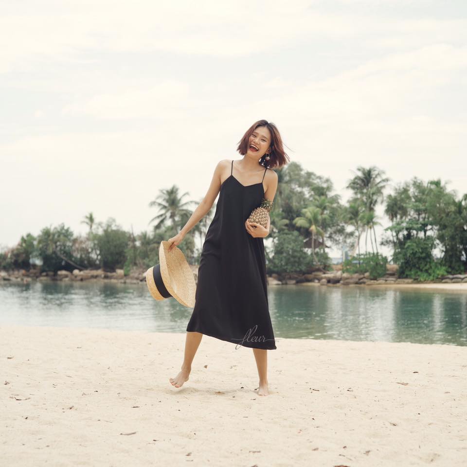 Đầm 2 dây dáng suông, Đầm đen hở lưng đi biển Cao Cấp cột nơ sau vải cotton mát mẻ, quyến rũ MiNhi
