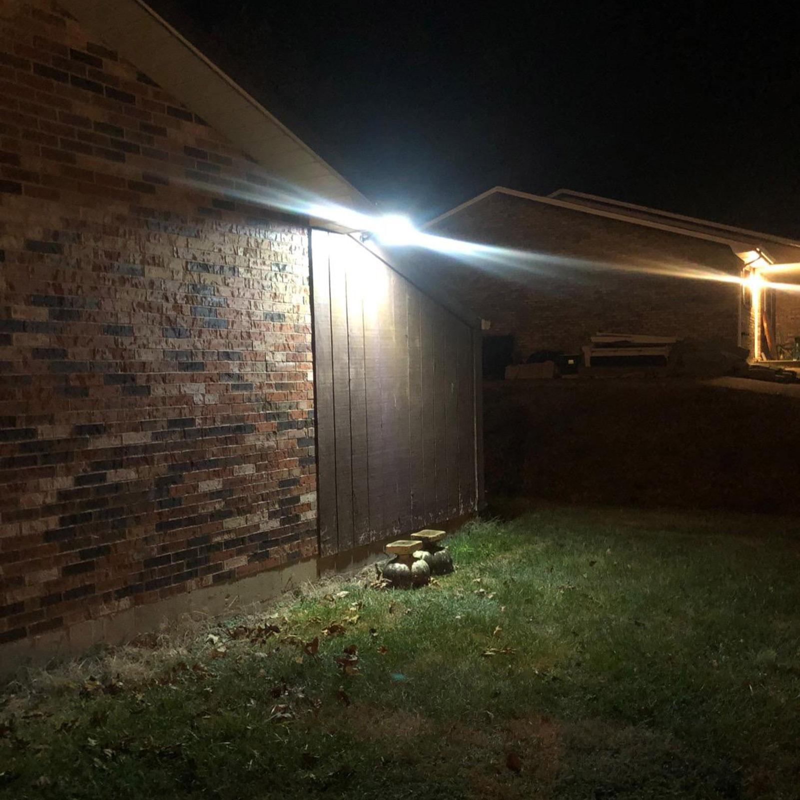 Máy cảm biến chuyển động bằng ánh sáng với 48 đèn LED, chạy bằng năng lượng mặt trời, không tốn điện