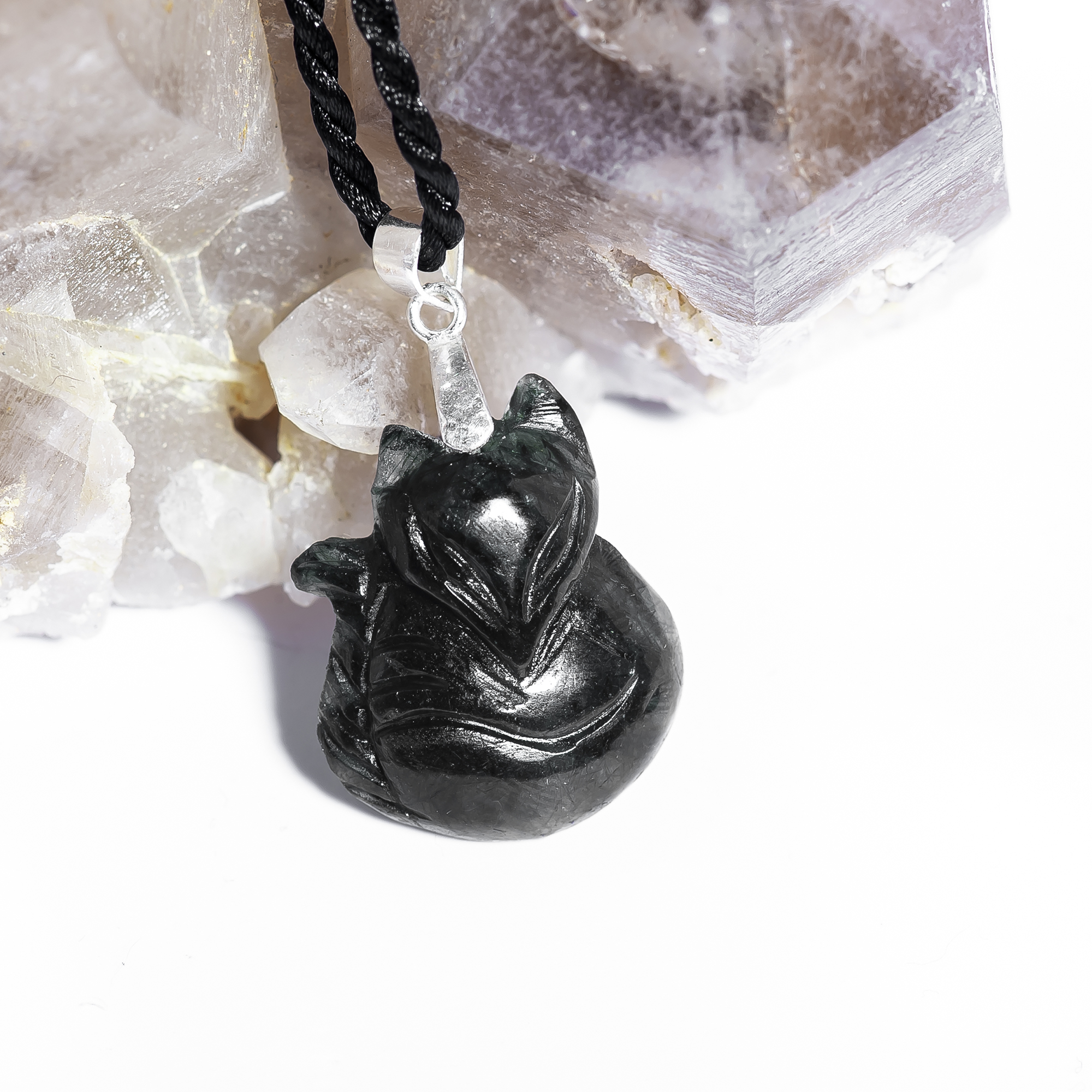 Mặt dây chuyền Hồ Ly Obsidian Bóng - Hợp mệnh Thủy, Mộc - Sản phẩm được tặng kèm dây đeo | VietGemstones