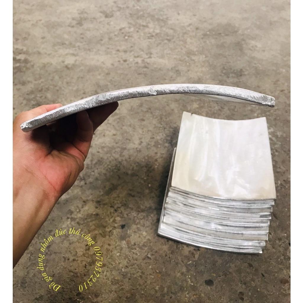 Viên ngói nướng bằng gang size 24x19cm