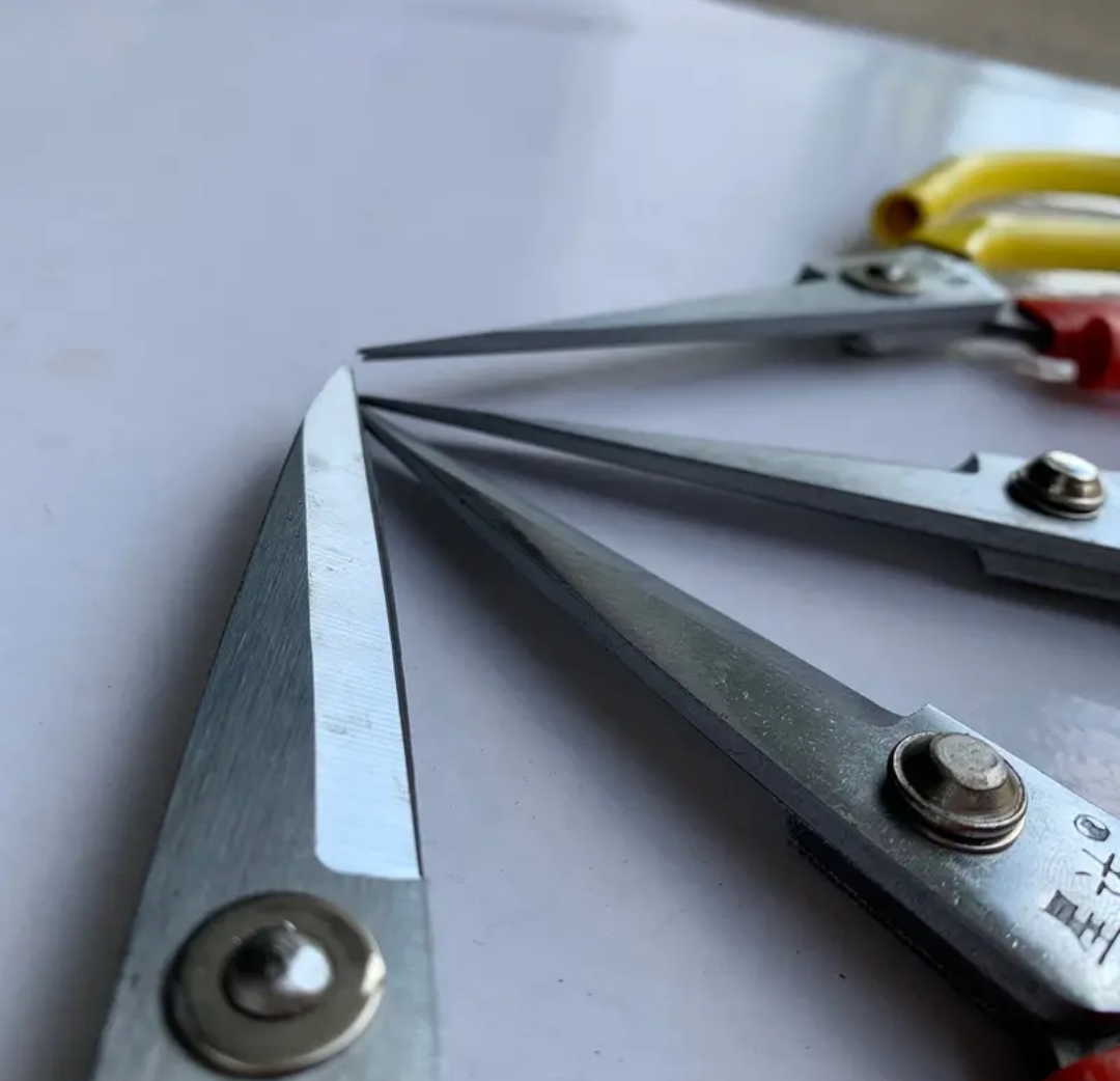 Kéo cắt vải cán 2 màu siêu bén