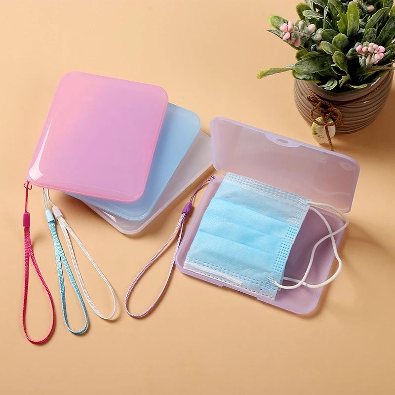 Hộp Đựng Khẩu Trang Kèm Dây Đeo Tiện Dụng