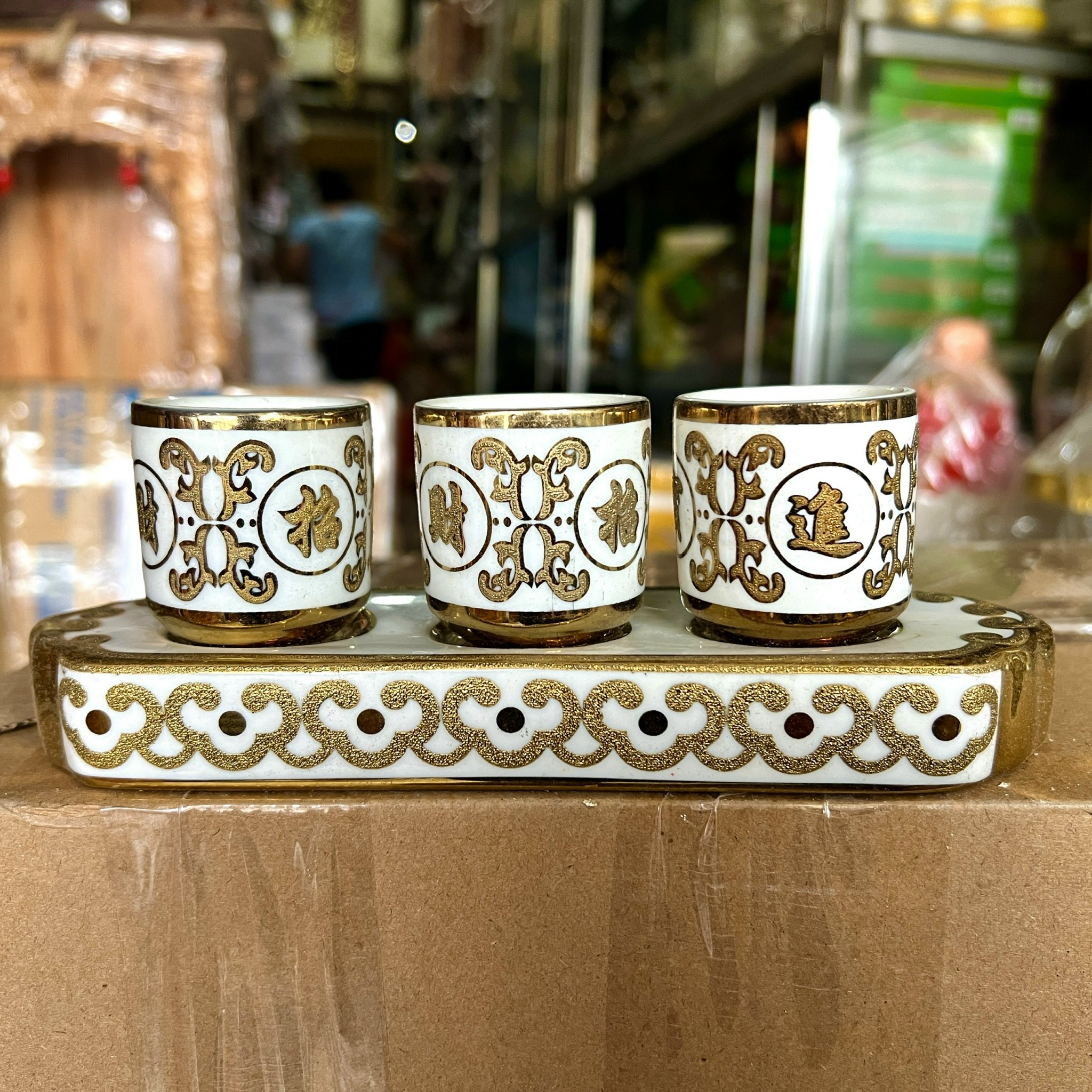 Chum nước thờ ,áng nước sứ họa tiết hình rồng 3D