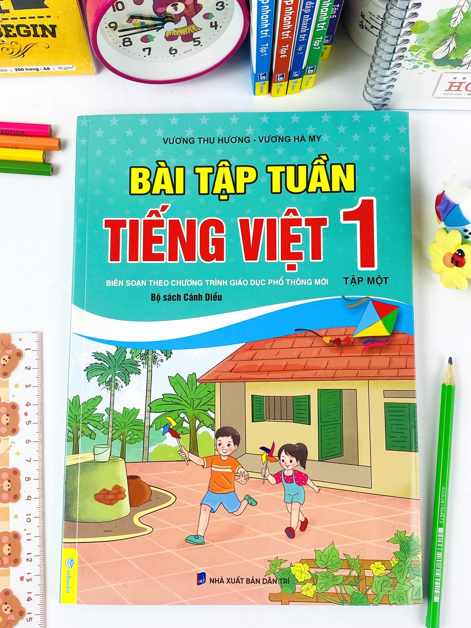 Sách - Bài Tập Tuần Tiếng Việt Lớp 1 - Biên Soạn Theo Chương Trình GDPT Mới - Cánh Diều - ndbooks
