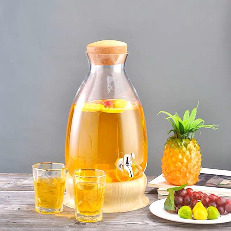 BÌNH ĐỰNG NƯỚC UỐNG THUỶ TINH CÓ VÒI VẶN KÈM ĐẾ GỖ 6L