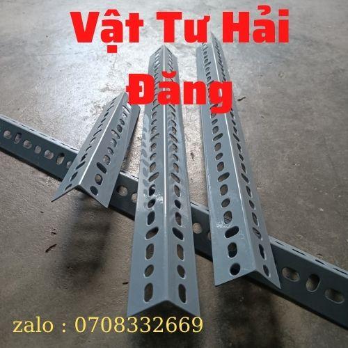 Khung Kệ sắt V Lỗ 3 Bậc 5 tầng,Khung sắt V3 CÓ GẮN BÁNH XE,KỆ TRƯNG BÀY,KỆ ĐỂ CÂY CẢNH SEN ĐÁ