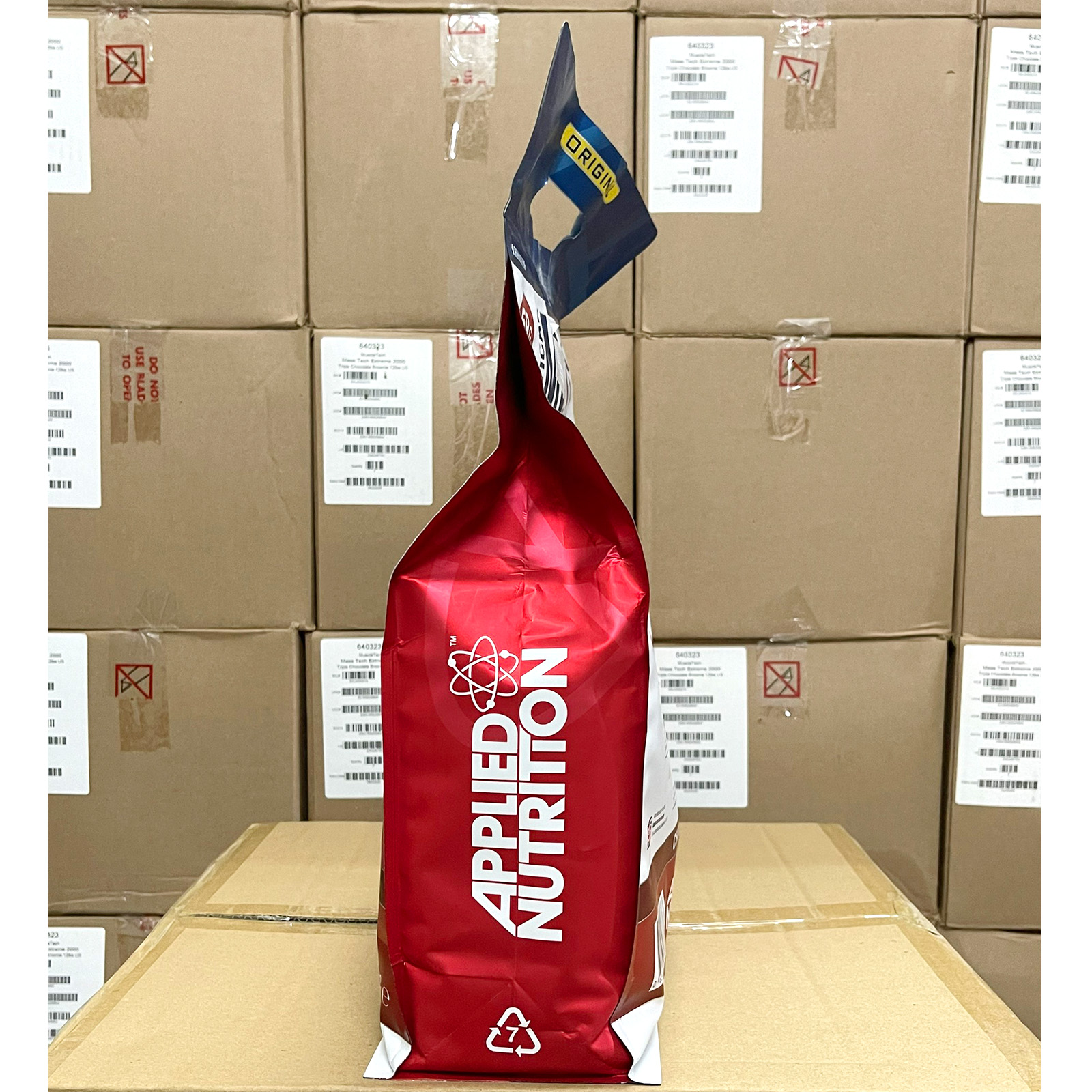 Combo Sữa tăng cân tăng cơ nạc Original Critical Mass của Applied Nutrition bịch 6kg hỗ trợ tăng cân, tăng cơ nhanh cho người gầy và Bình shaker 600ml
