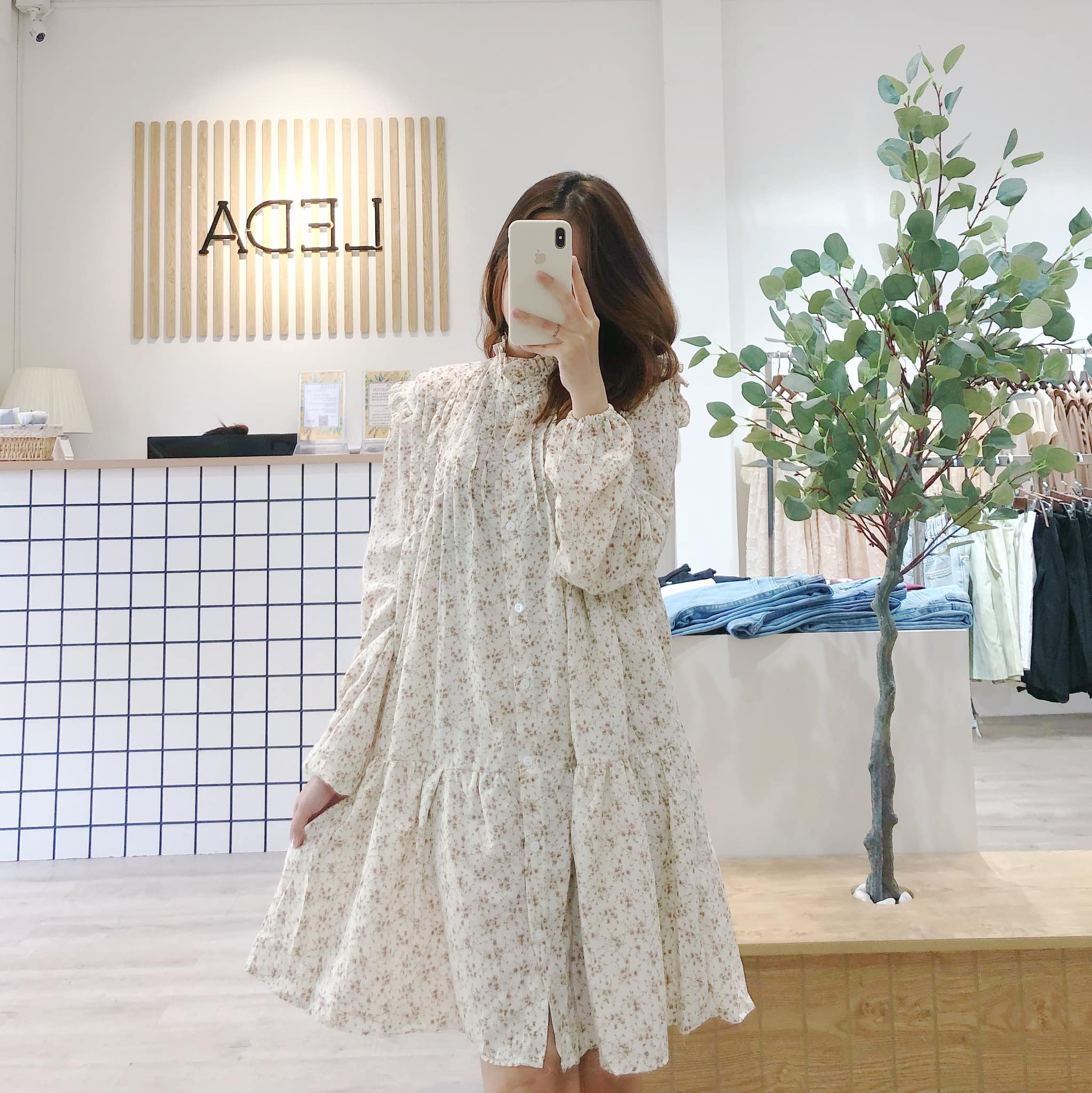 Đầm Suông Hoa Nhí Cổ Trụ  Kem - Leda