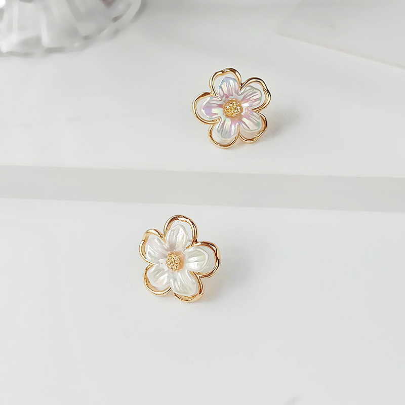 Khuyên tai/ Bông tai bạc S925 thiết kế hình hoa mai hoạ tiết nổi đơn giản nữ tính Blossom A0090