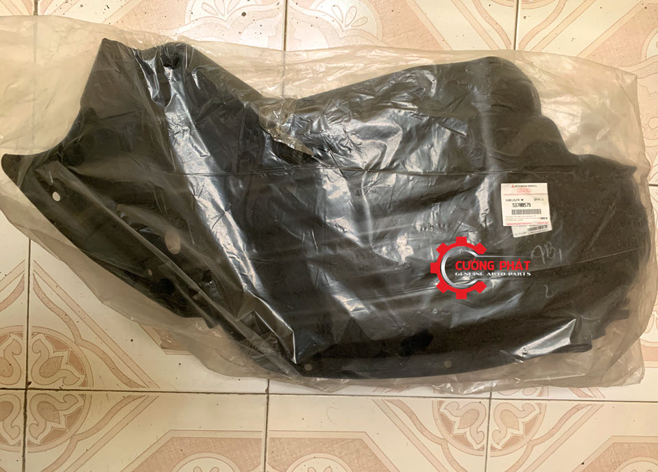 Lòng dè trước miếng trước Mitsubishi Triton 2015-2018 mã bên phụ 5370B580