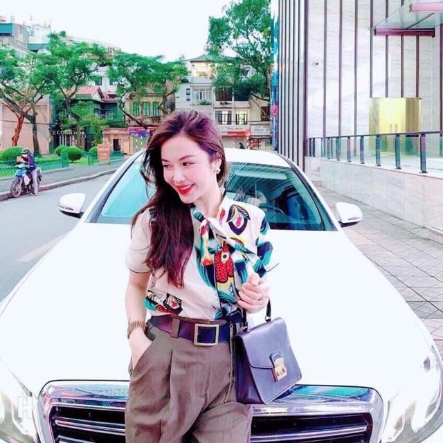 Sơ mi họa tiết hoa cổ thắt nơ