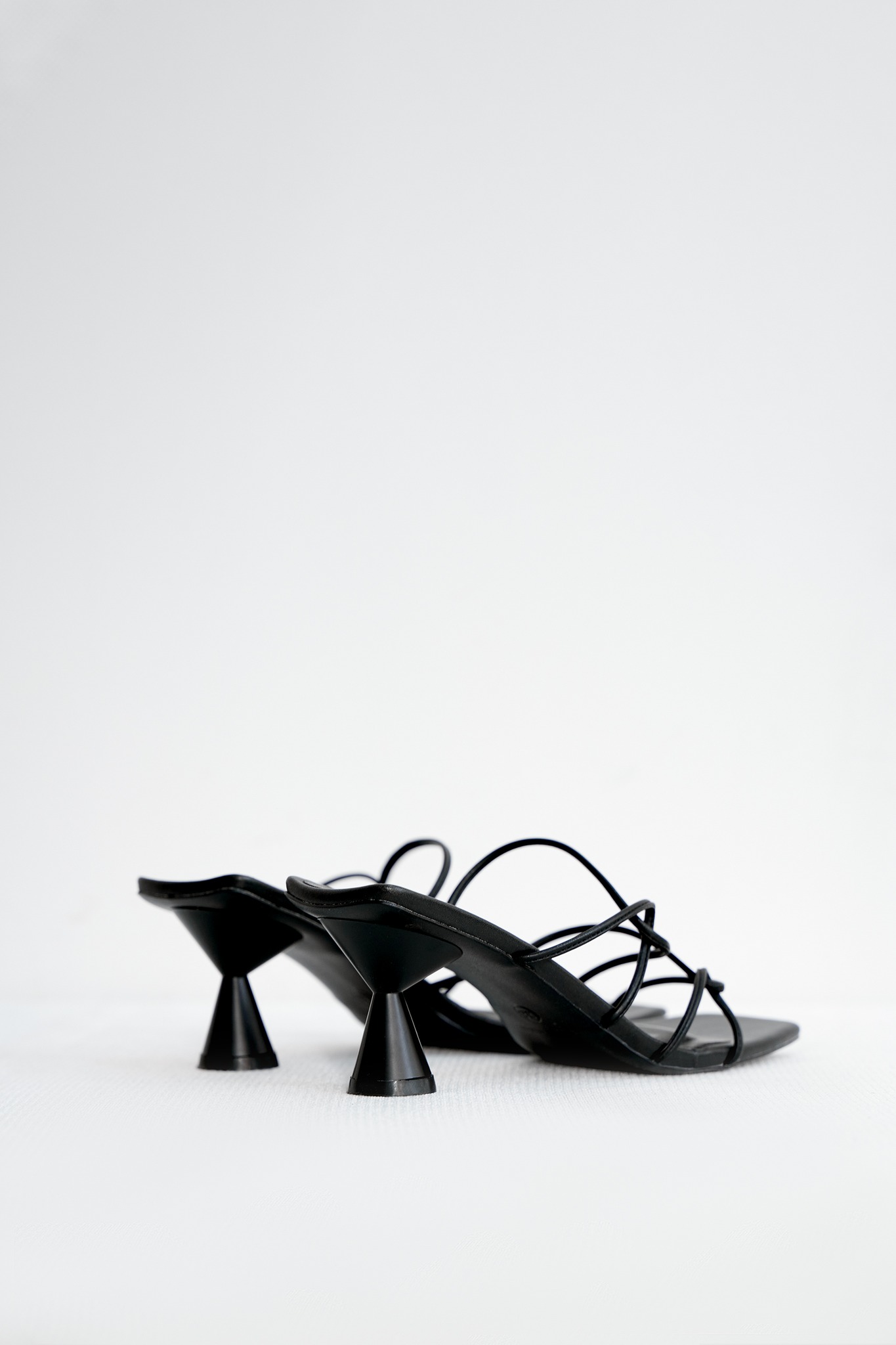 OLV - Giày Inky Twisted Strap Heels