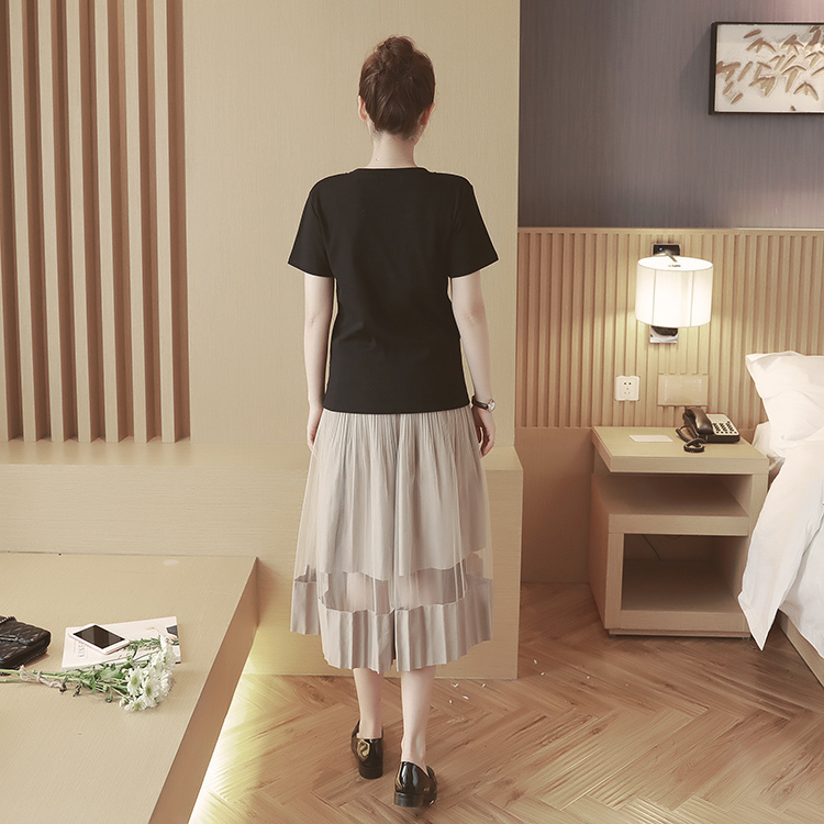 Áo Thun Nữ Trơn Màu Đen Tay Ngắn Cổ Tròn Form Basic Chuẩn Size