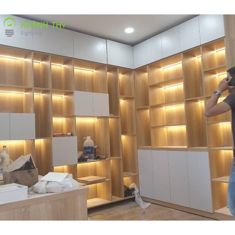 Đèn led thanh nhôm lắp nổi KT 509, chuyên lắp tủ, kệ trưng bày sản phẩm