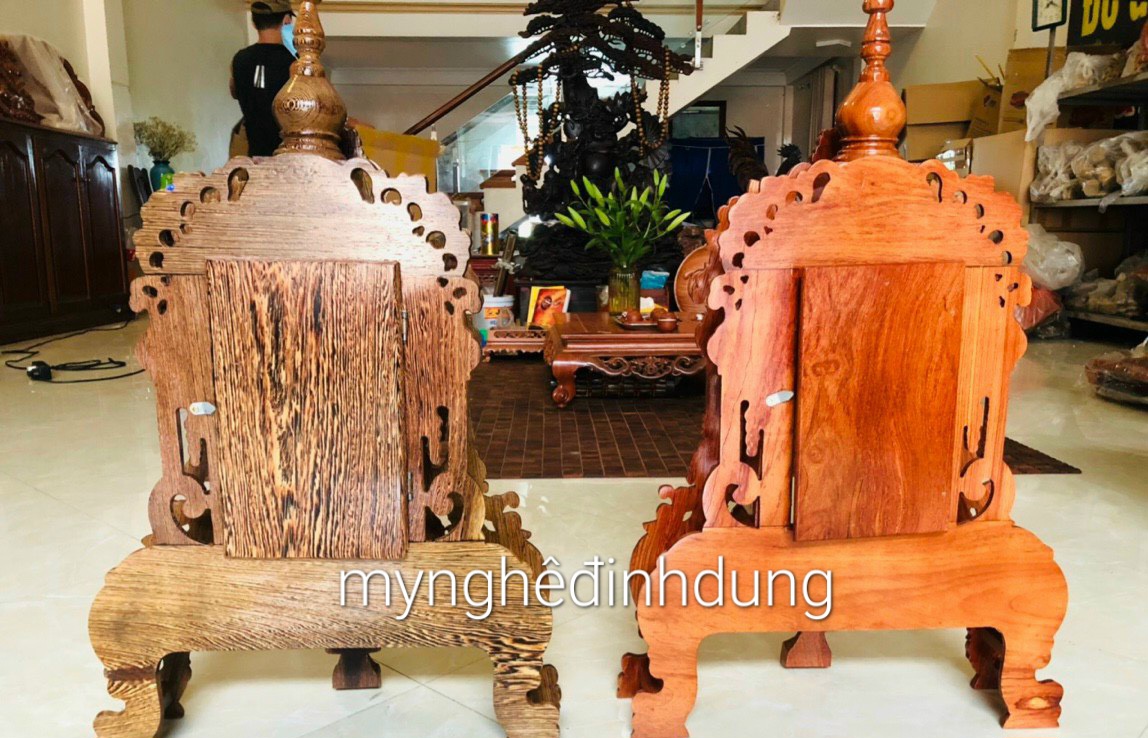 Đồng hồ quả lắc tân cổ điển để bàn cao 70x45x15cm + kệ chân đế  15x52x29cm bằng gỗ hương đá