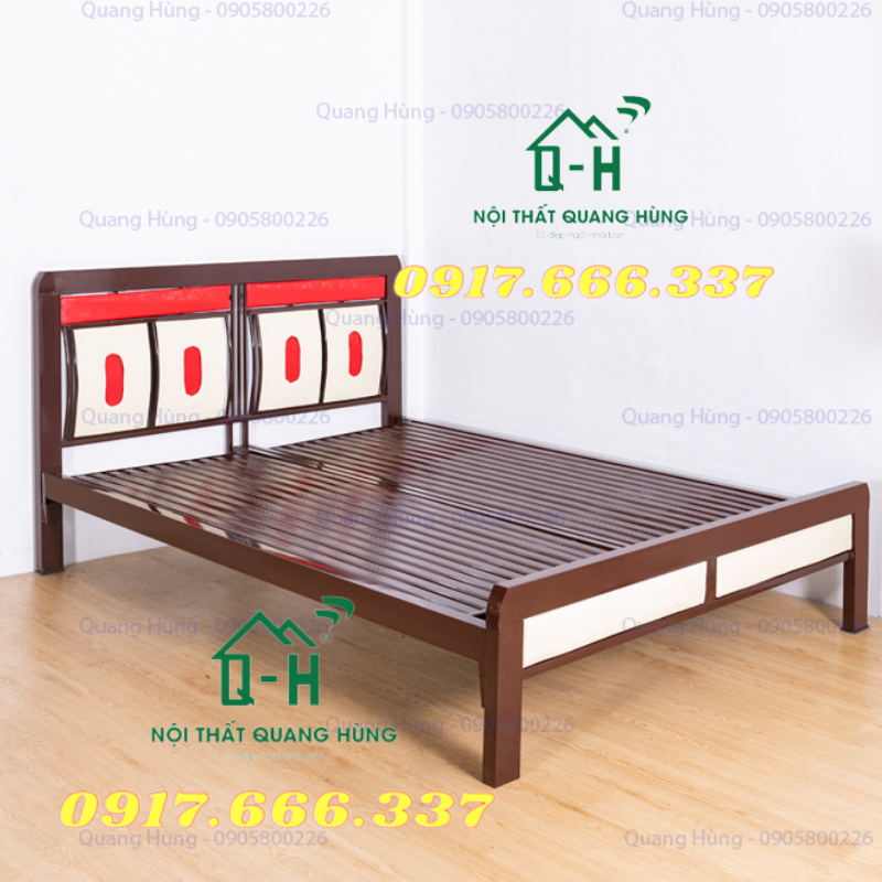 Giường sắt hộp vuông màu nâu sọc đỏ - sắt dày chịu lực cao dành cho gia đình