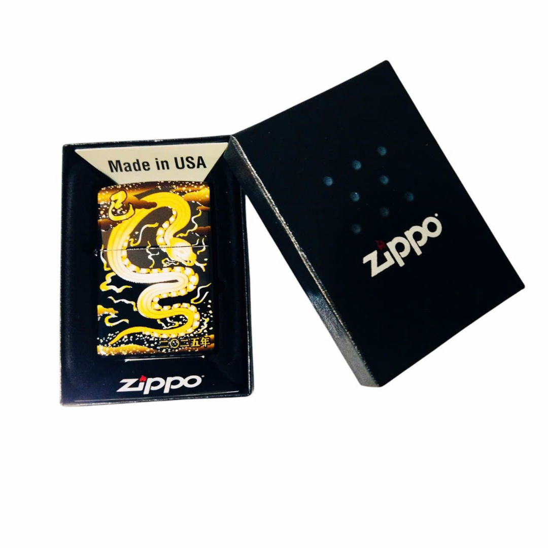 Bật lửa Zippo Year of the Snake 2025 - Phiên Bản Độc Quyền Châu Á, Thiết Kế Rắn Vàng Photo Image Trên Nền Đen Bóng Chính Hãng Mỹ