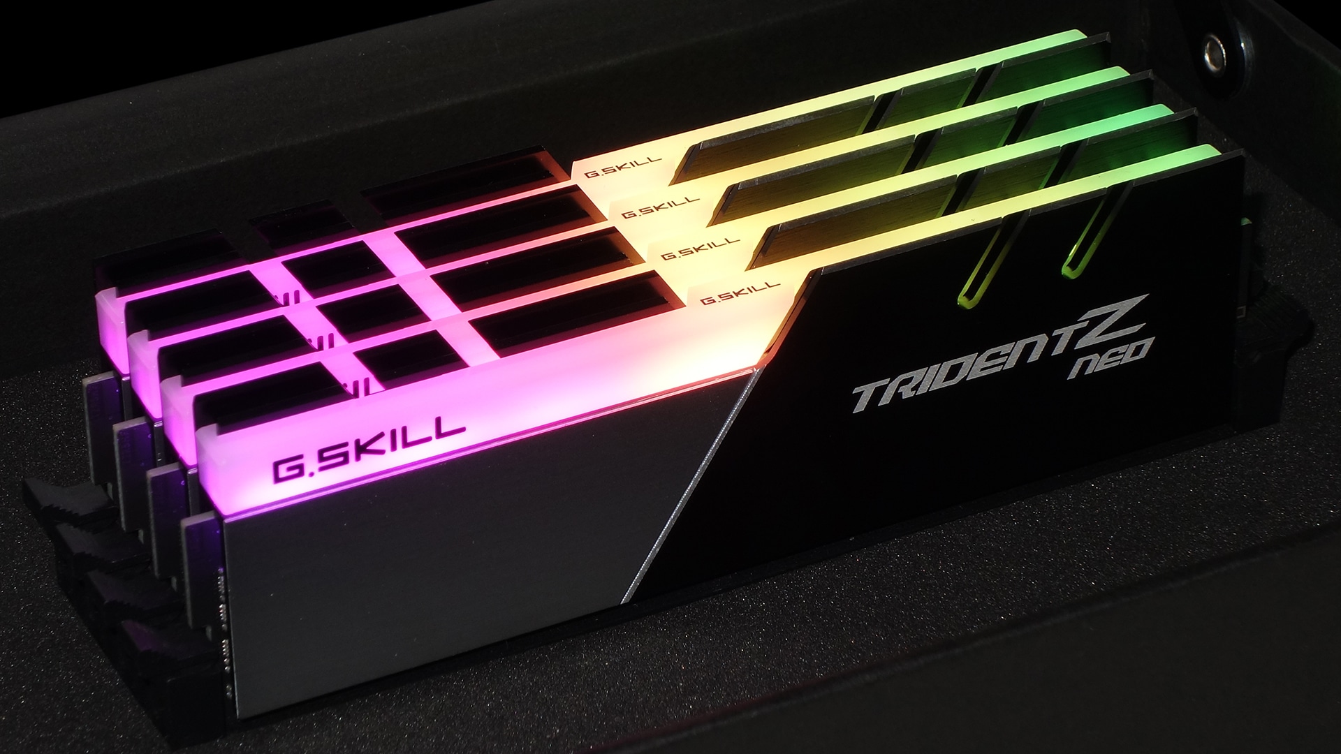 Bộ 2 thanh RAM G.Skill TRIDENT Z Neo - 32GB (16GBx2) DDR4 3600GHz F4-3600C18D-32GTZN Tản Led RGB - Hàng chính hãng