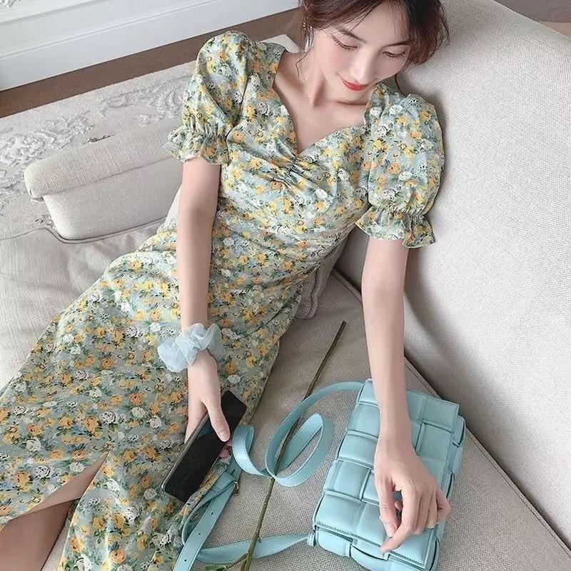 Đầm Hoa Cổ V Tay Phồng Xẻ Tà Trẻ Trung Thanh Lịch