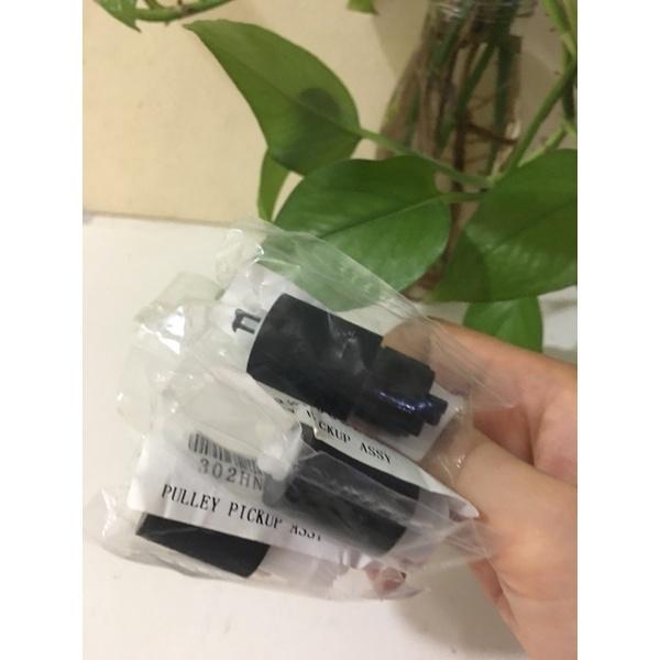 Bánh xe kéo giấy khay gầm máy photo Kyocera FS 6525/6530/6020/6025/6030 Bộ 3 cái