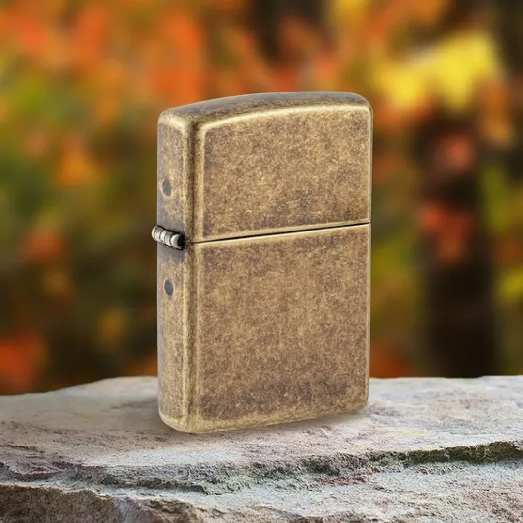 Bật lửa Zippo Antique Brass - Dòng Đồng Giả Cổ Chính Hãng Mỹ, Vỏ Đồng Thau Bền Bỉ, Phong Cách Retro Bụi Bặm