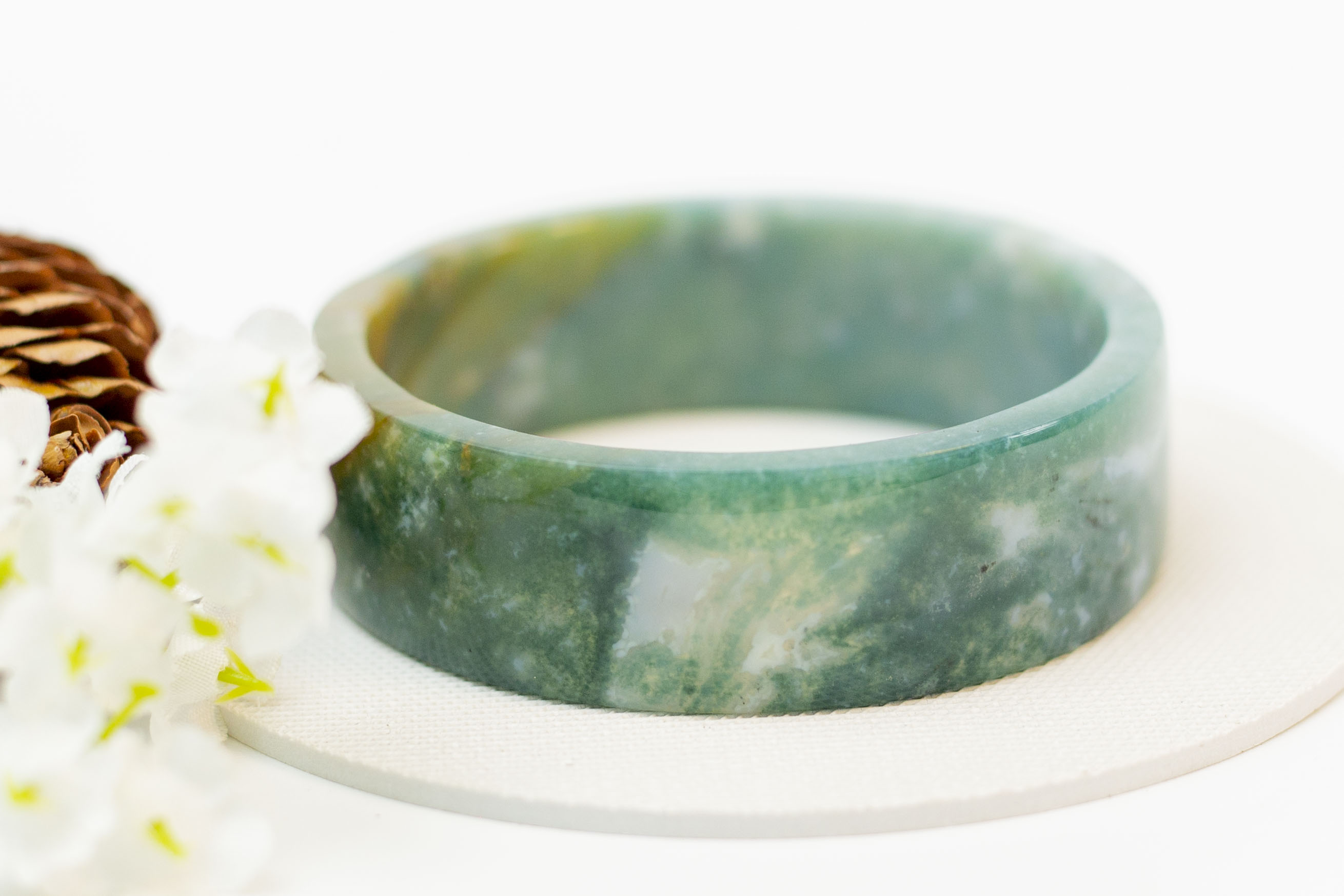 Vòng tay đá băng ngọc bảng nguyên khối bảng vuông ni 56,6mm  - Hợp mệnh: Mộc, Hỏa, Thủy hoặc Kim