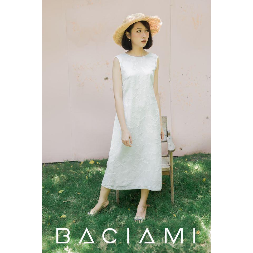 Baciami-Đầm Trắng Cổ Tròn Hở Lưng