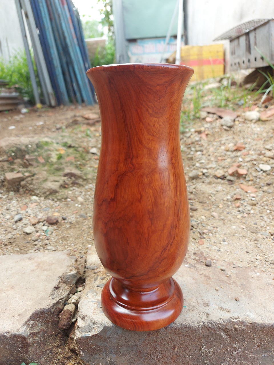 Lọ cắm hoa gỗ hương bày bàn thờ cao 22 cm
