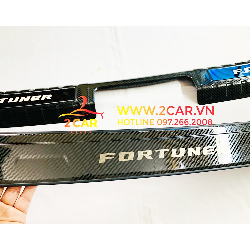 Chống Trầy Cốp trong, ngoài xe Fortuner 2017 - 2022 vân cacbon
