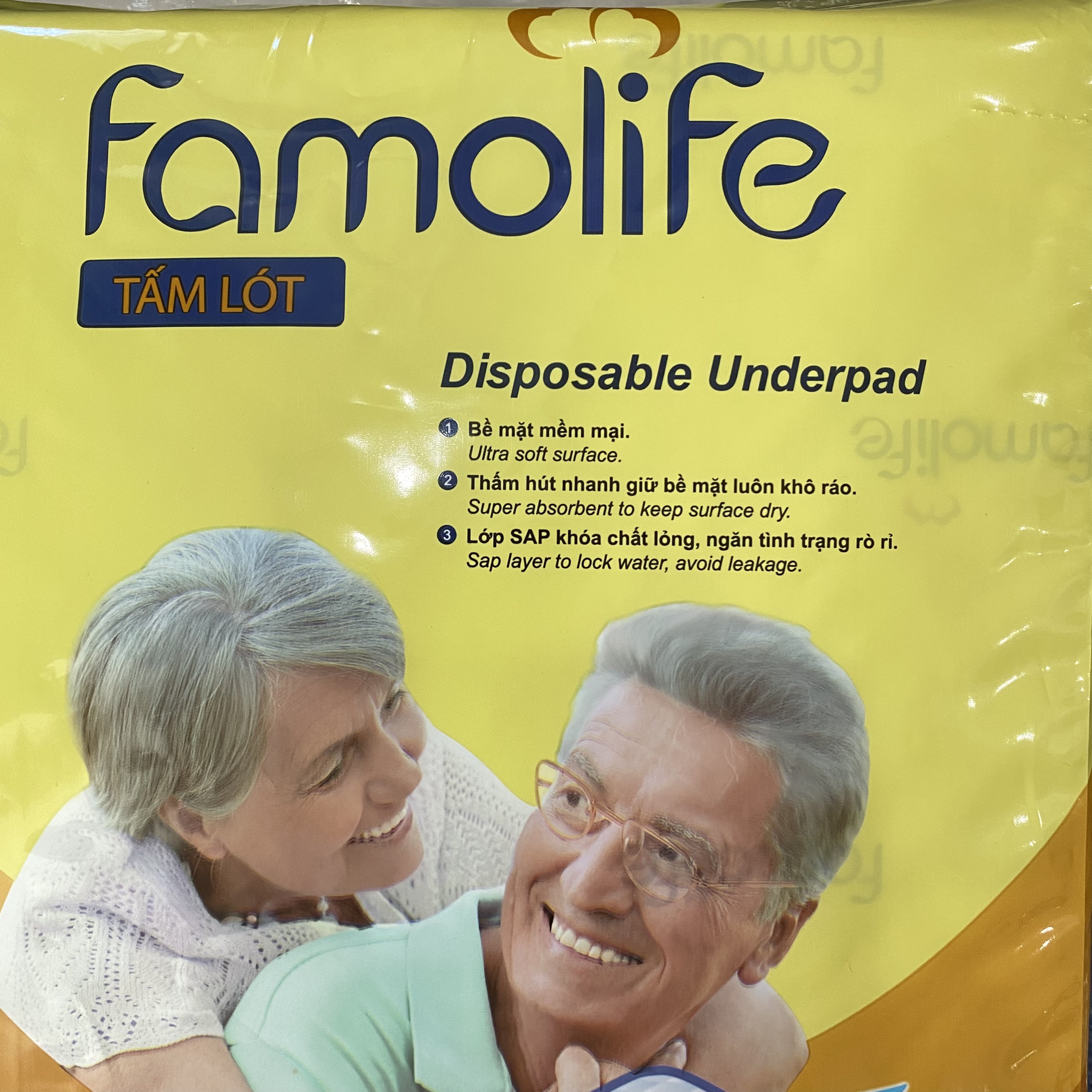 Miếng lót người già FAMOLIFE Cao Cấp mềm mại, thấm hút, chuẩn chất lượng Châu Âu