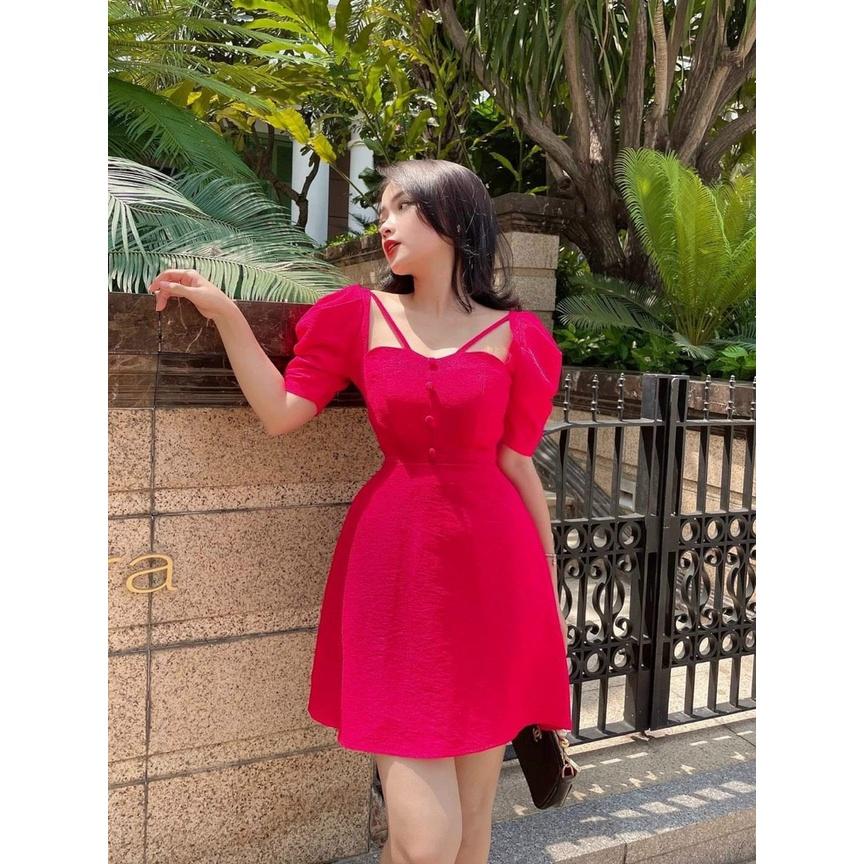 Đầm xoè cổ vuông tay phồng đính nút bọc